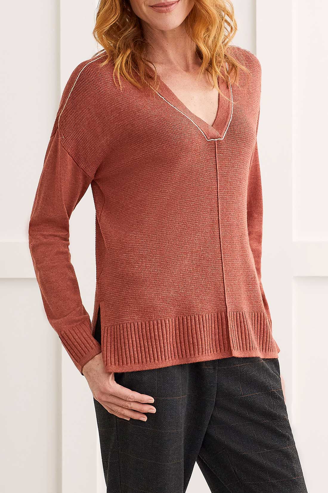 LONG SLEEVE V NECK SWEATER WITH SLIT