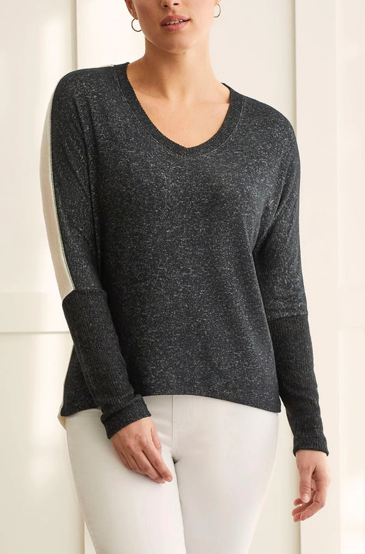 LONG SLEEVE V NECK TOP W/COMBO